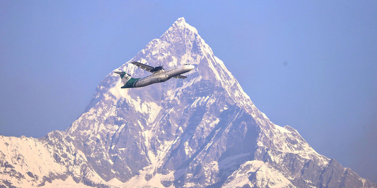 माछापुच्छ्रे हिमाल र जहाज