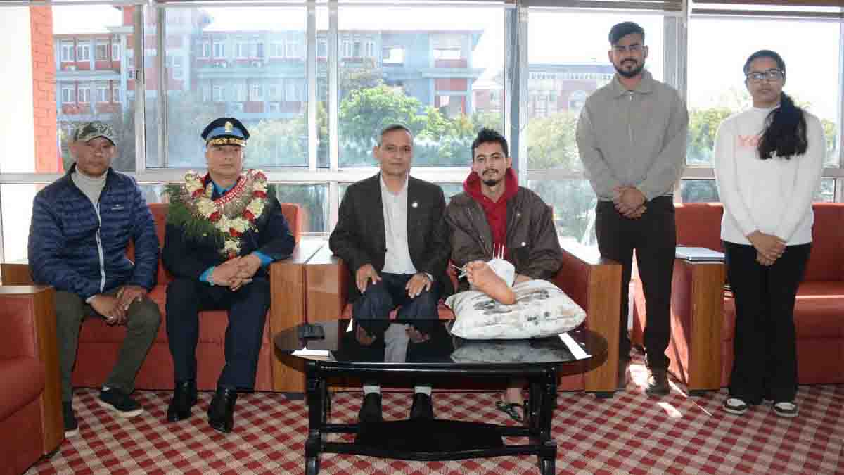 जेनजी घाइतेले भेटे गृहमन्त्री र आईजीपी