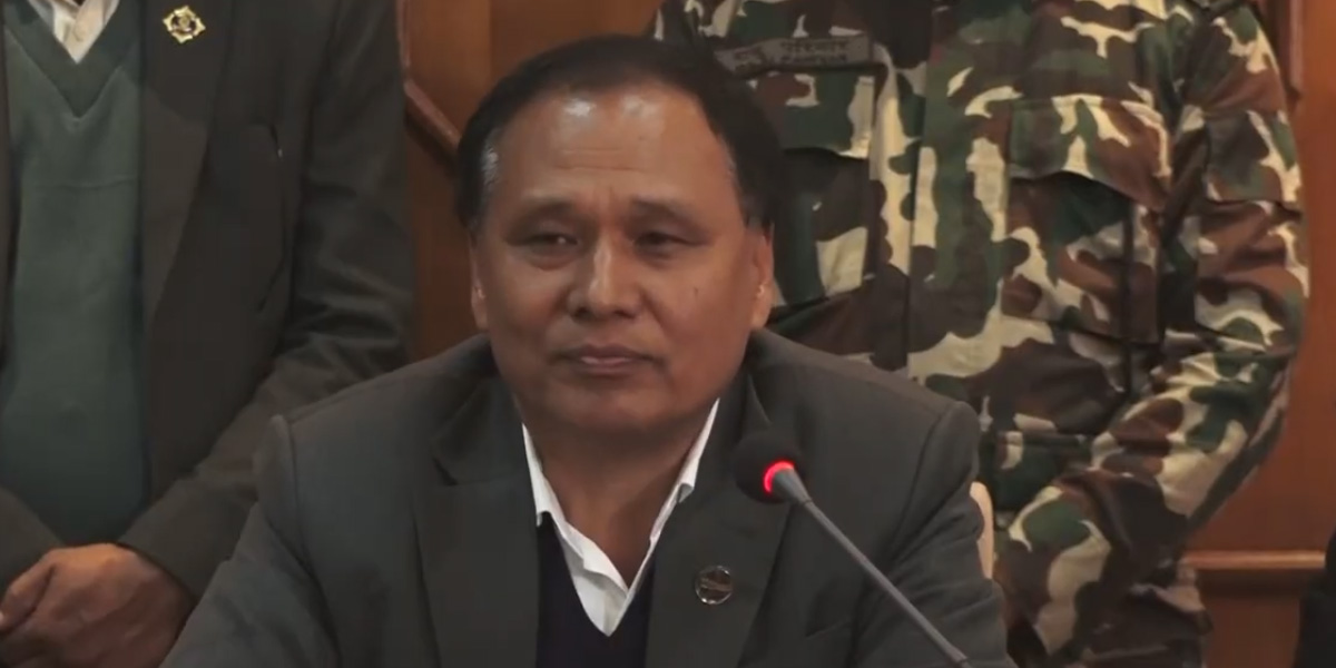 तोकिएको समयमा नबनेका २५० बढी सडकको ठेक्का तोड्ने प्रक्रियामा छ : मन्त्री घिसिङ