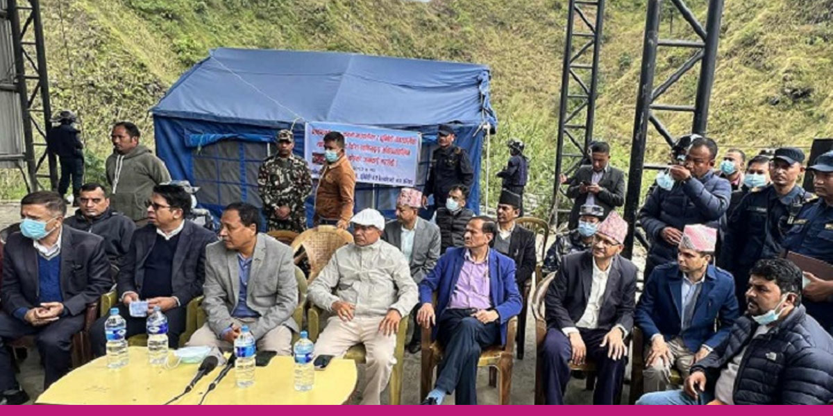 फोहोर समस्या समाधान गर्न बञ्चरेडाँडामा मन्त्री घिसिङ