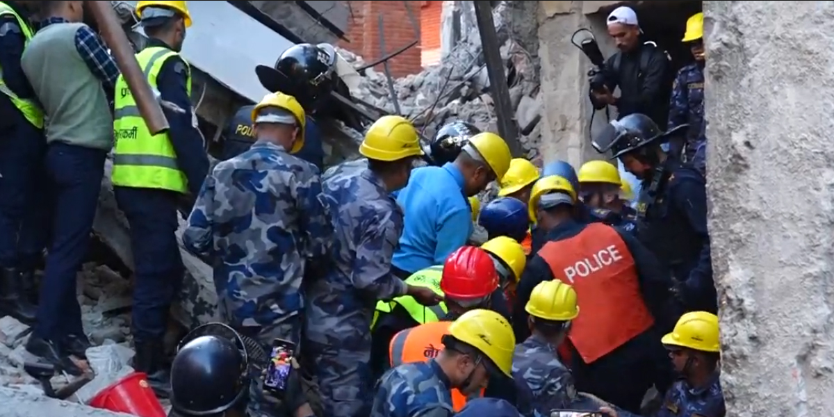 नक्सालको भाटभटेनी सुपरमार्केट भत्काउने क्रममा तीन मजदुर घाइते