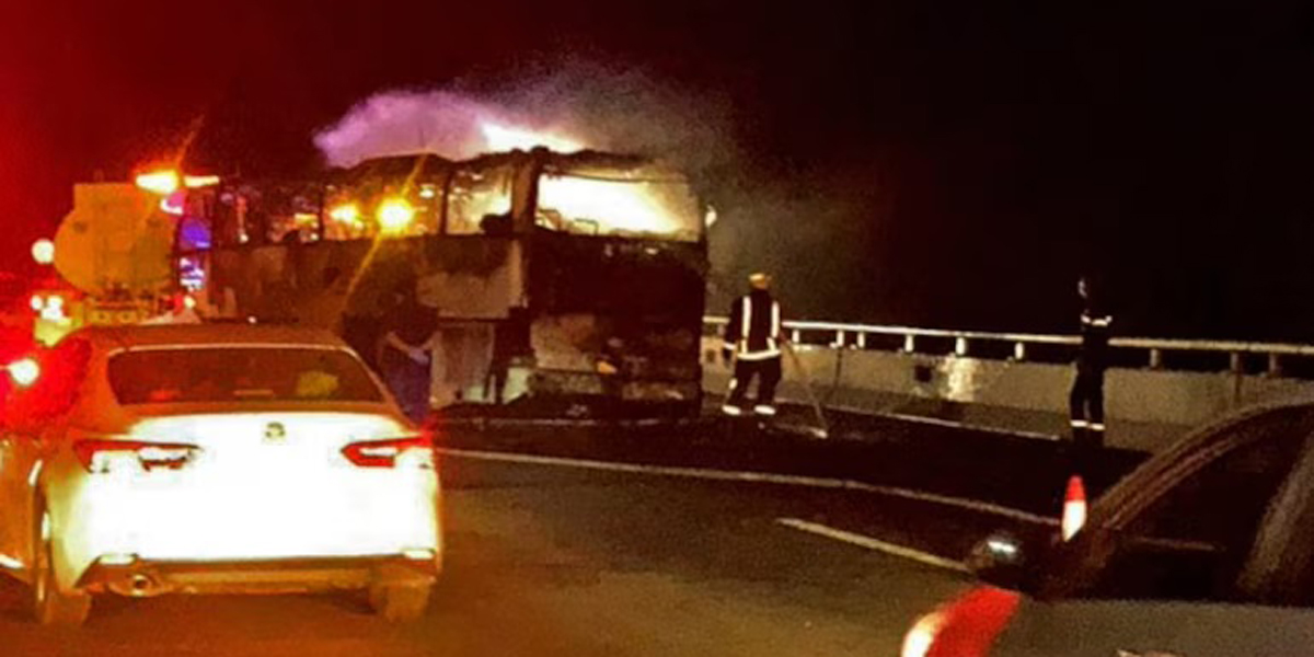 मक्काबाट मदिनातर्फ गइरहेको बस दुर्घटना हुँदा ४५ भारतीयको मृत्यु