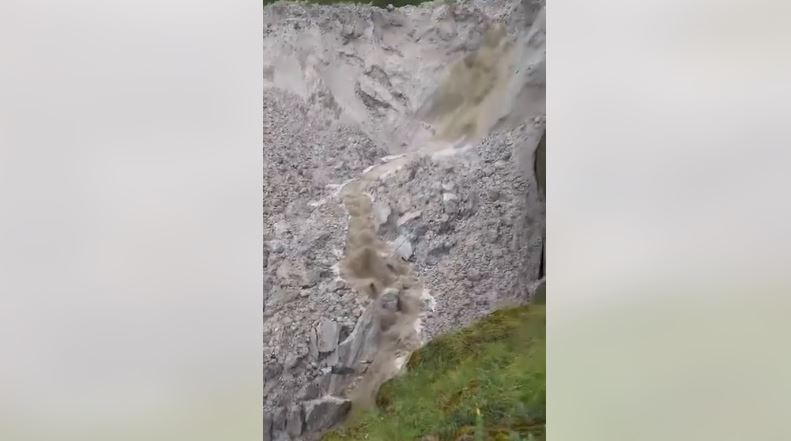 पहिरो जाँदा थुनियो मुस्ताङको नरसिंह खोला, निकास जाने विकल्प खोजिँदै