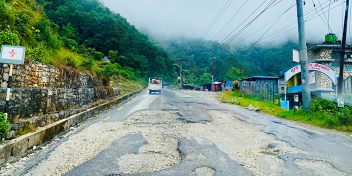 पोखरा–बागलुङ सडकमा यात्रा गर्न सकस