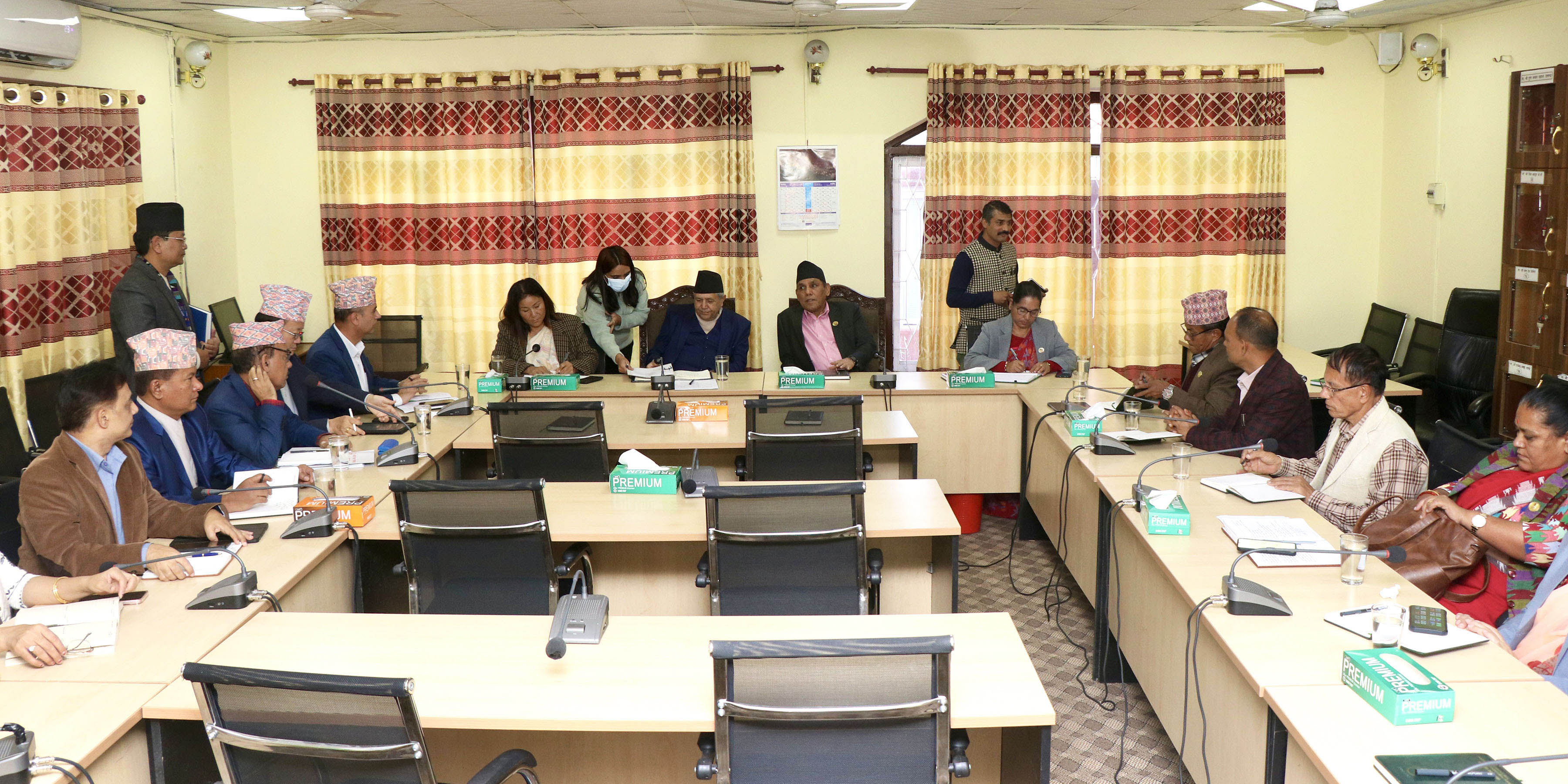 सांसदले पाउने सुविधा घटाउने सरकारको निर्णयप्रति असन्तुष्टि