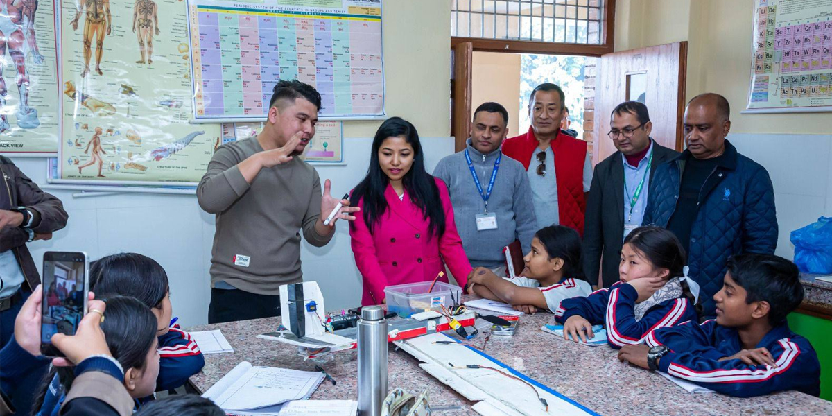 दैनिक जीवनमै प्रयोग हुने सिप सिकाउँदै रानीदेवी मावि, महानगरले गर्‍यो अवलोकन