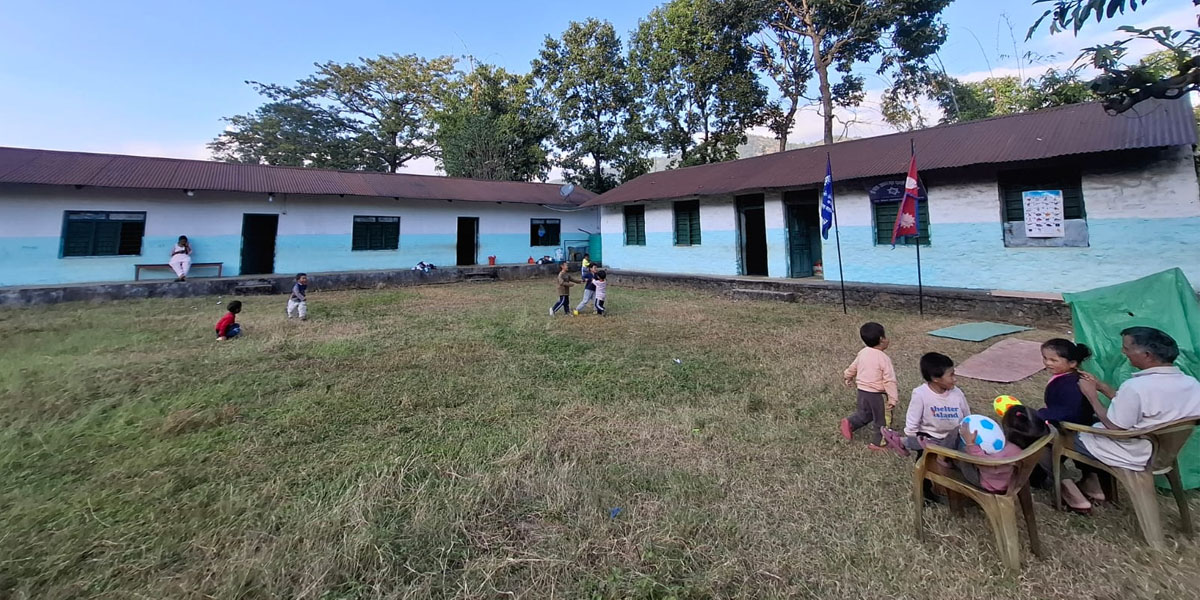 हिमपातको जोखिम बढेपछि मुस्ताङका विद्यालय बेँसीमा स्थानान्तरण