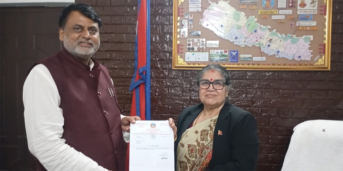 सोनललाई समर्थक दलबाटै ‘धोका’, अब को बन्ला मुख्यमन्त्री?