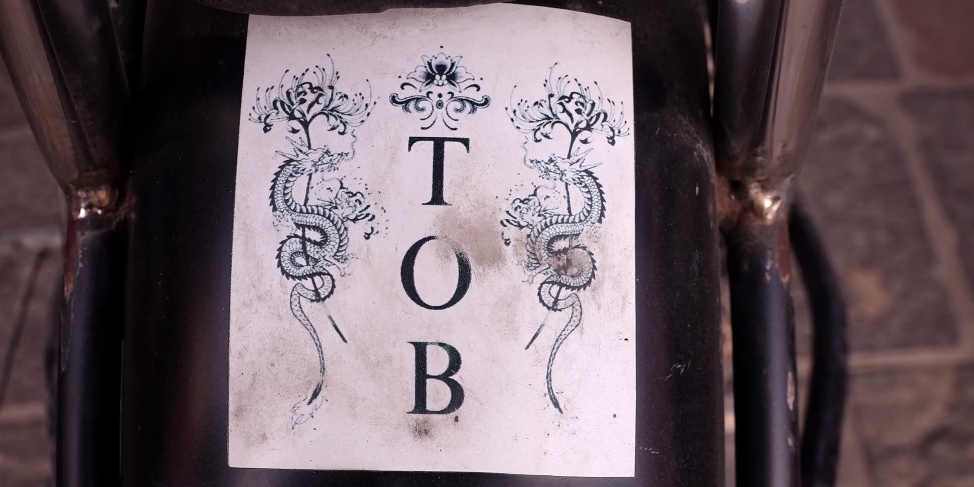 आफूलाई आधा तिबेतियन बनाउने तेन्जिनले गरेका थिए टीओबीको लोगो डिजाइन