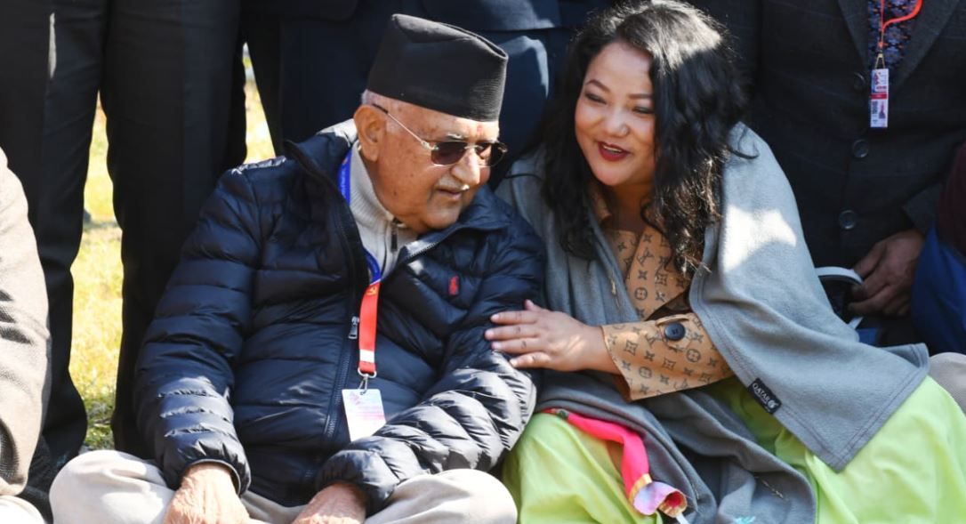 ज्योति मगरसँग ओली [तस्बिरहरू]