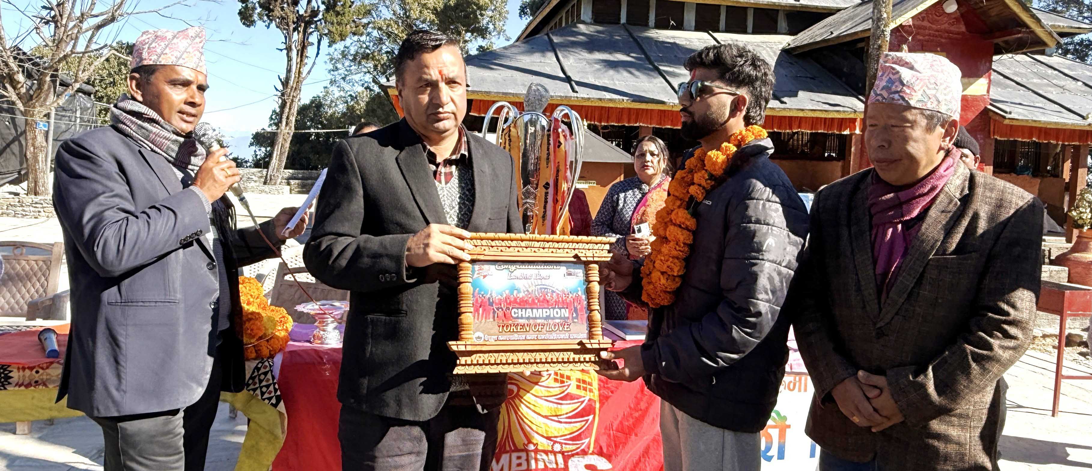 गुल्मीमा एनपीएल ट्रफीसहितको टोली सम्मानित