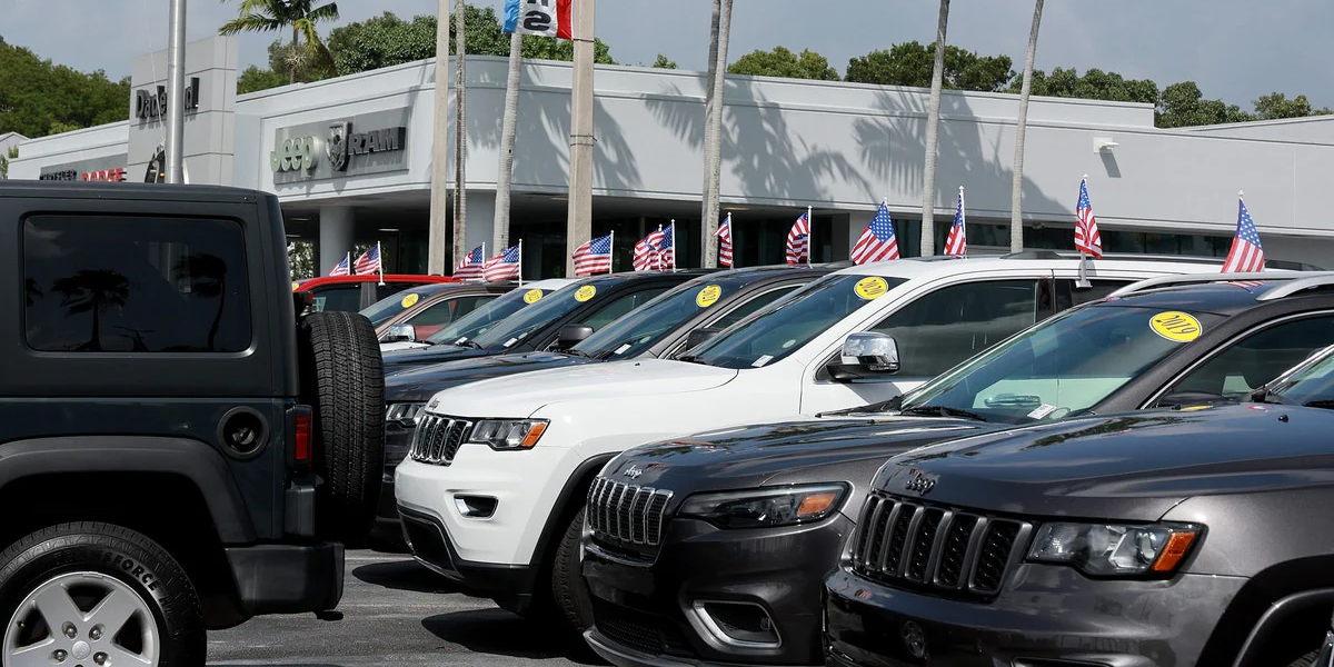 अमेरिकी सवारीसाधन बिक्रीमा तीव्र गिरावट