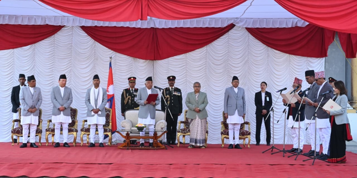 चार मन्त्रीले लिए शपथ