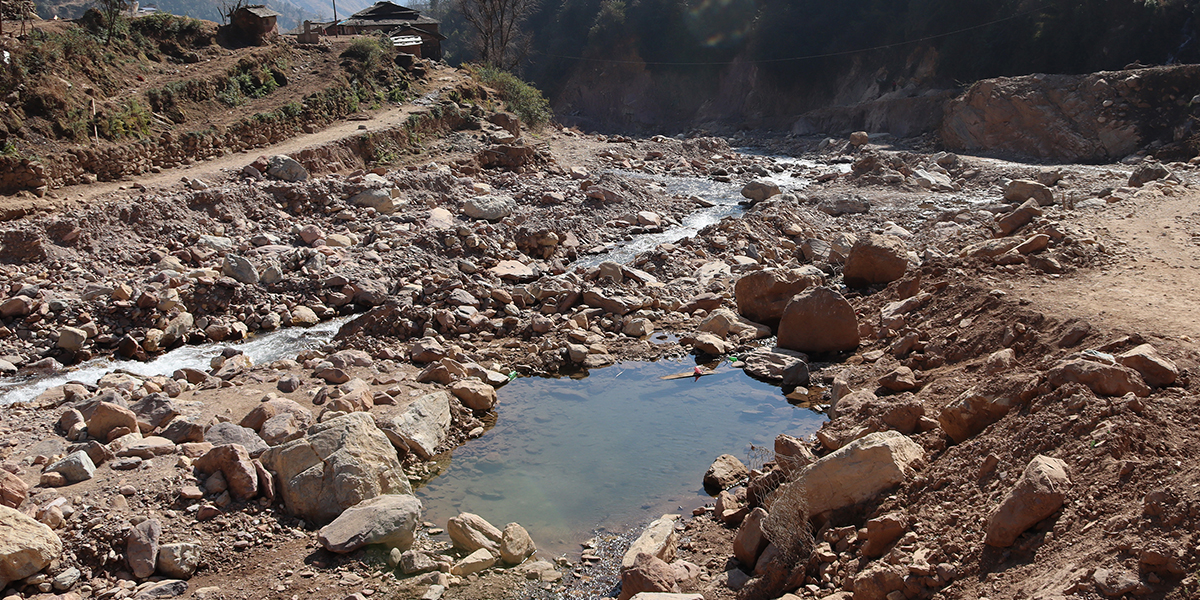 बागलुङ भूजीखोलाका बाढीपीडित अझै राहतकै पर्खाइमा
