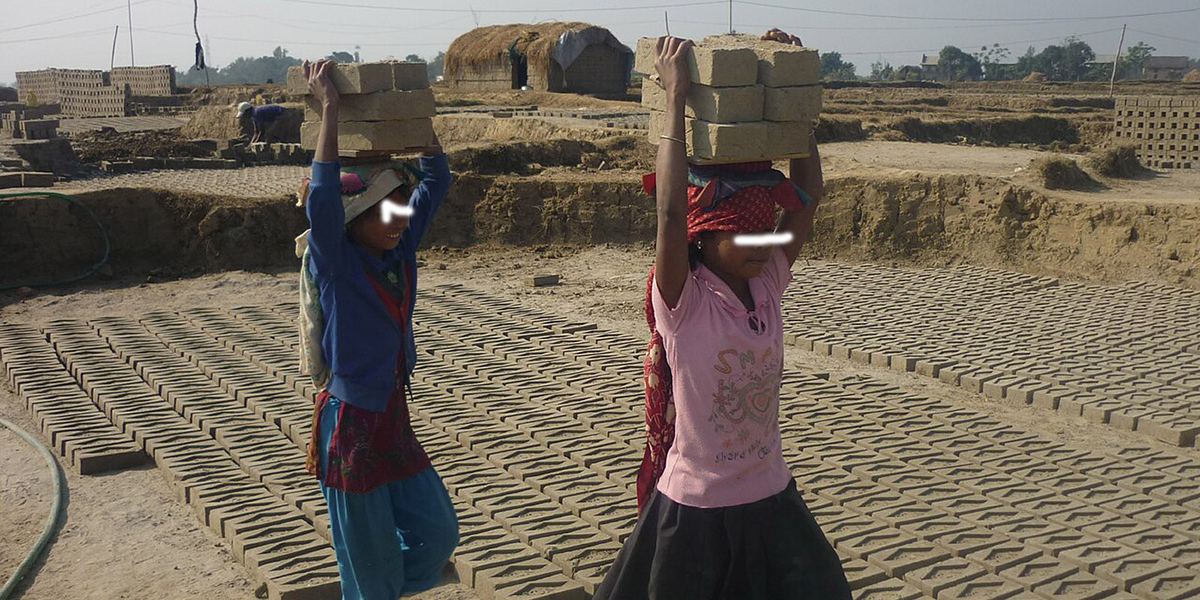 बाबुआमाको सम्बन्ध विच्छेदले बालबालिकामा असर, श्रम गर्दा समेत हेलाहोचो