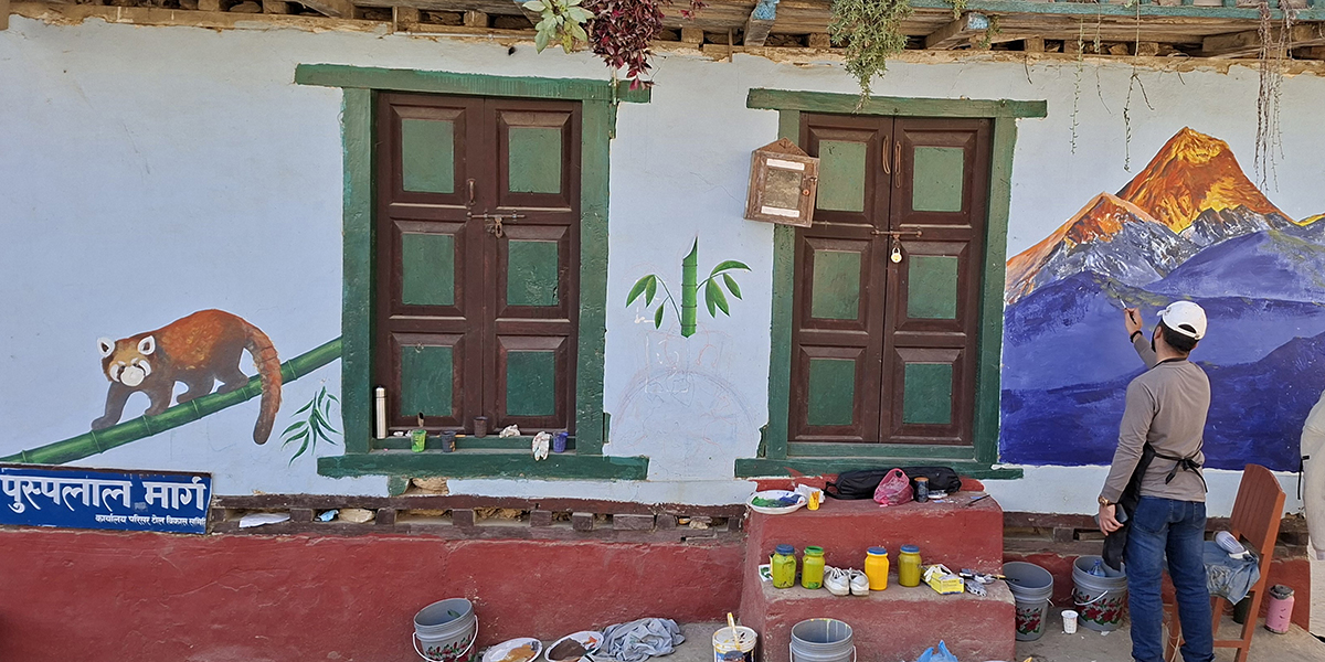 क्याम्पसका विद्यार्थीले बनाए विभिन्न प्रकारका चित्र