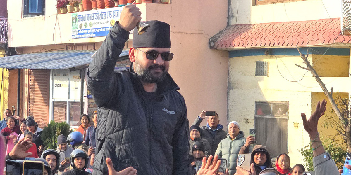 घण्टी बजाइरहेका बालेन