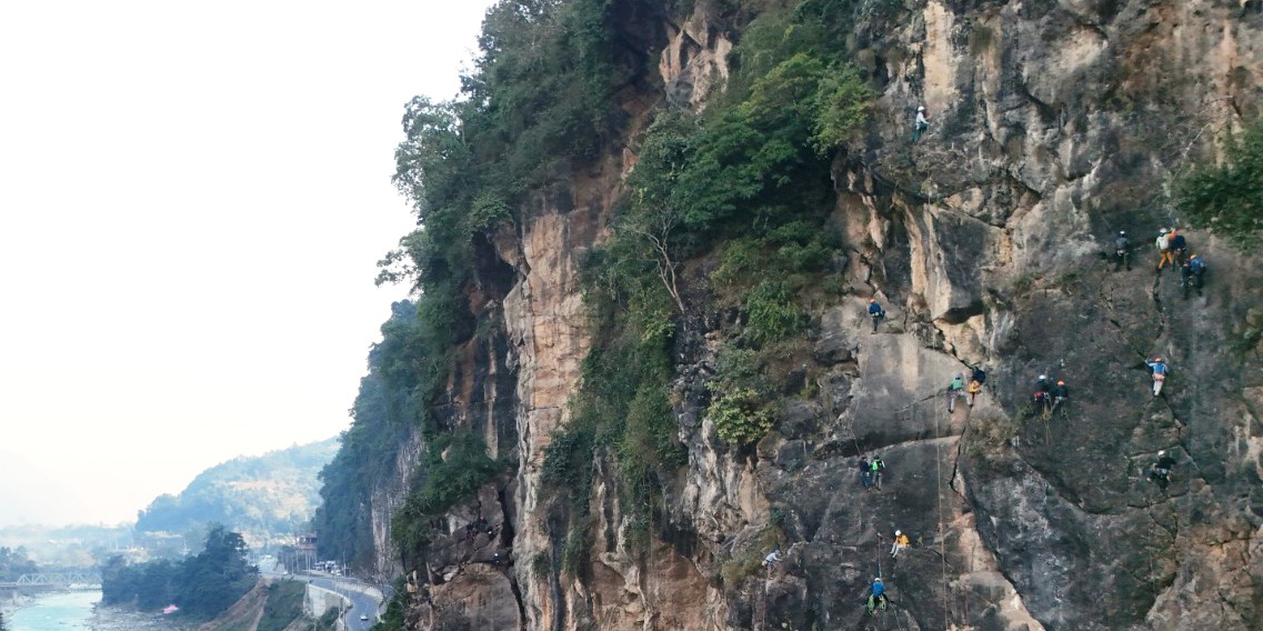 हिमाल चढ्नुअघि ‘चुनपहरा चट्टान’ आरोहण!