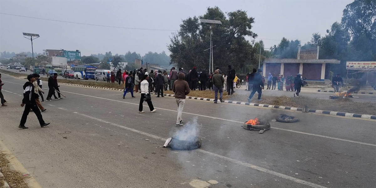धनुषामा रामपालका अनुयायी र स्थानीयबीच झडप, एक दर्जनबढी घाइते