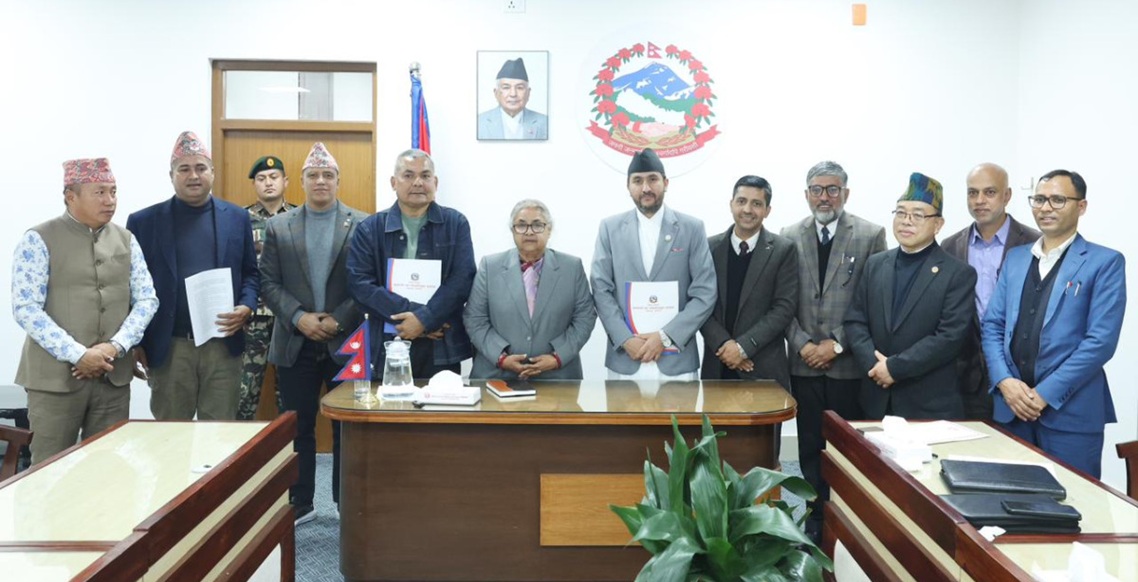 सरकार र दुर्गा प्रसाईबीच सहमति, हिन्दु अधिराज्य, राजसंस्था र संघीयता खारेजीका लागि आयोग बनाउन प्रधानमन्त्री सहमत