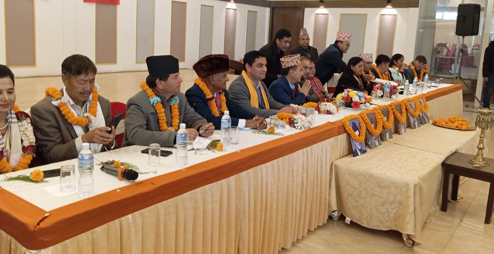 देउवा, खड्का र कोइरालालाई अब अभिभावक र संरक्षक बन्न गगन थापाको आग्रह