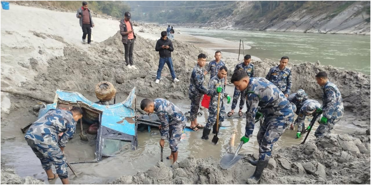 त्रिशूली किनारमा भेटियो गणपति बस