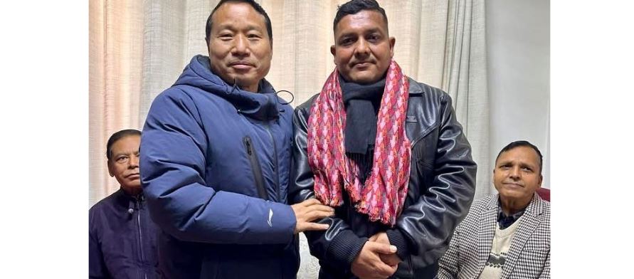 झक्कु सुवेदीका छोरा सन्तोष नेकपा प्रवेश