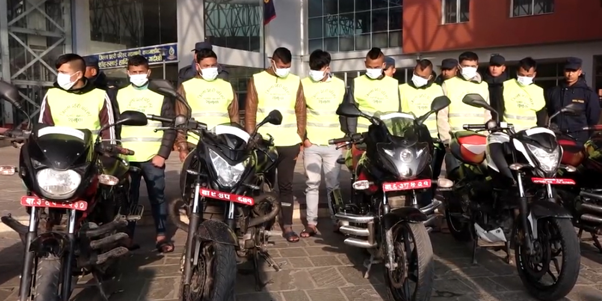 दिनमा ट्याक्सी चालक, रातमा लुटेरा!