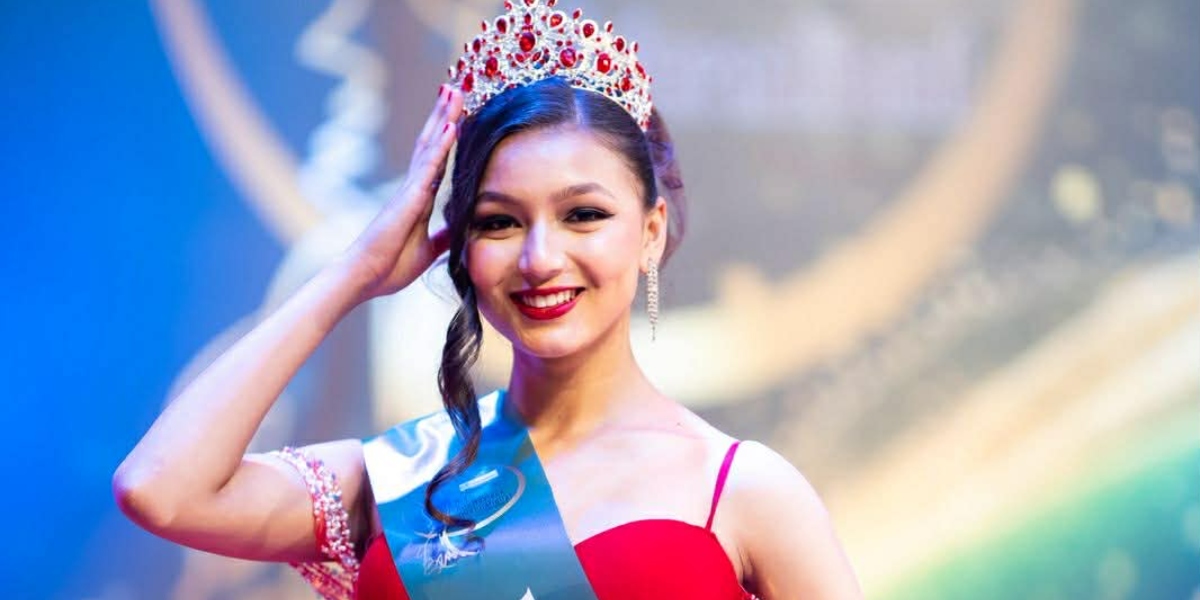 रितिका बनिन् मिस एयर होस्टेस