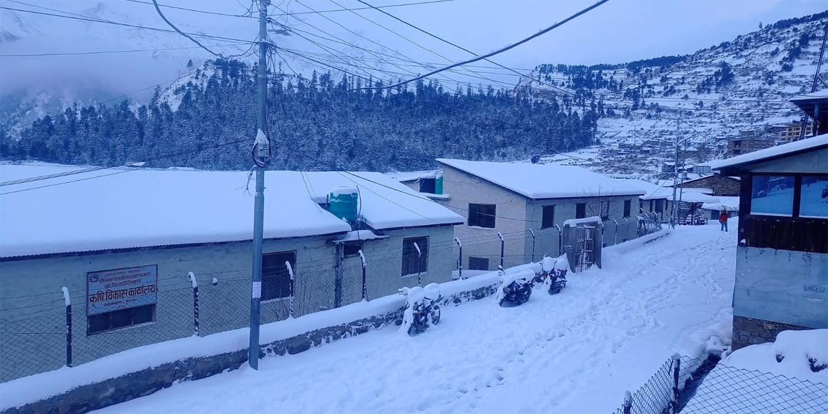 हिमपातले सुदूरपहाडका राजमार्ग र विद्युत् सेवा अवरुद्ध, जनजीवन प्रभावित