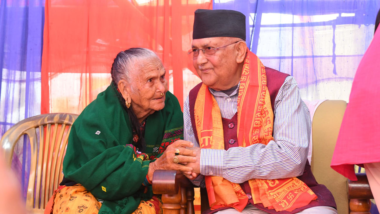 मतदातासँग ओली