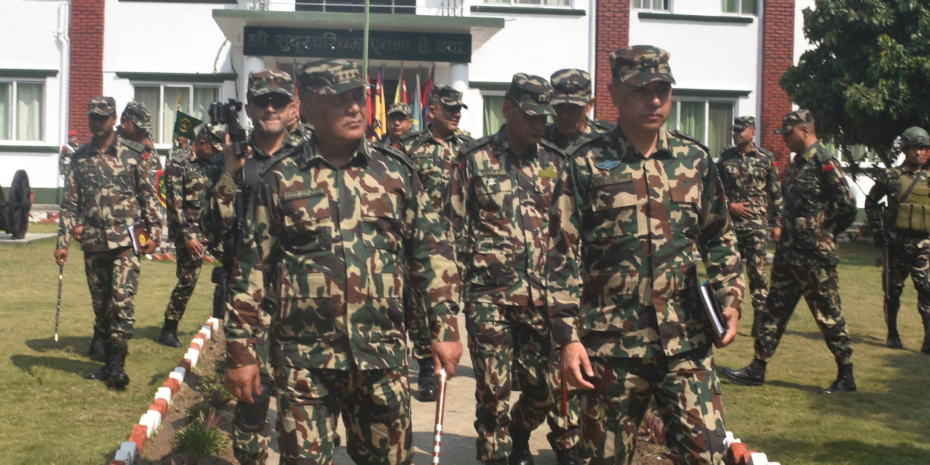 प्रधानसेनापतिले गरे सुदूरपश्चिम पृतनाको निरीक्षण,  निर्वाचन सुरक्षा त्रुटिरहित गर्न निर्देशन