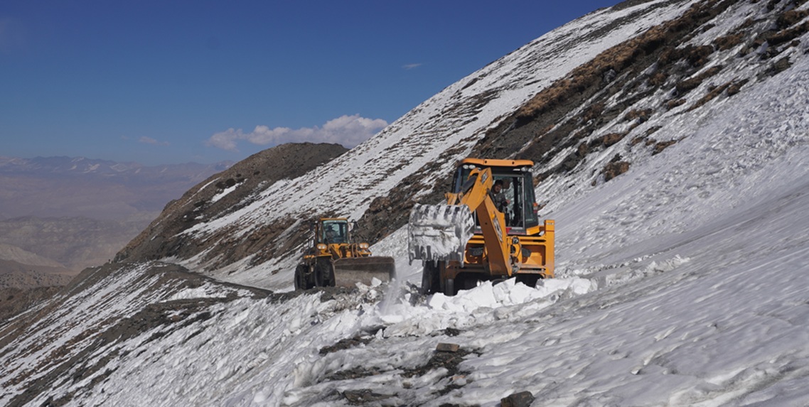 मतदान केन्द्र जाने नै छैन बाटो, धमाधम पन्छाइदै