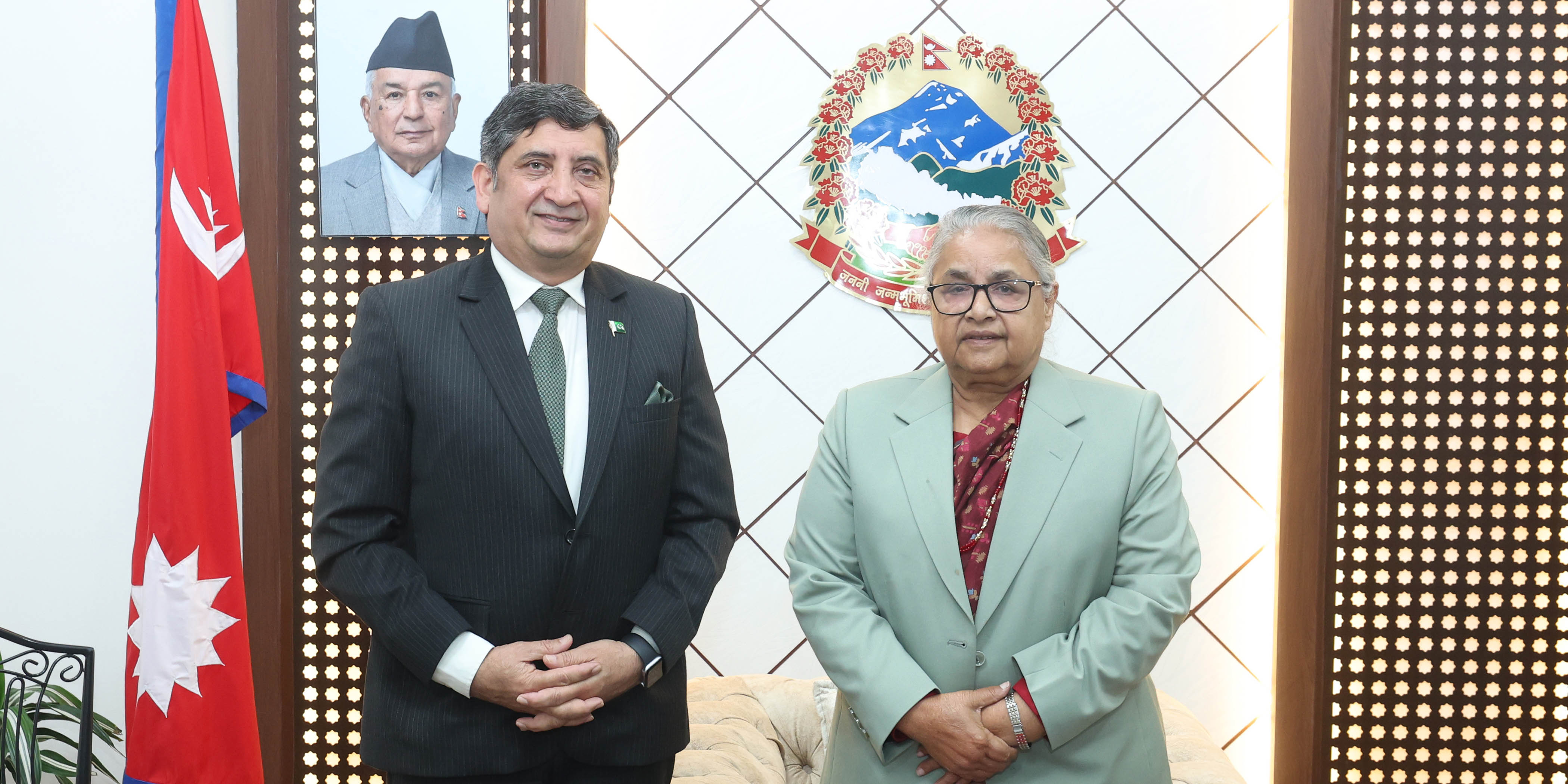 प्रधानमन्त्री कार्की र पाकिस्तानी राजदूतबीच शिष्टाचार भेट