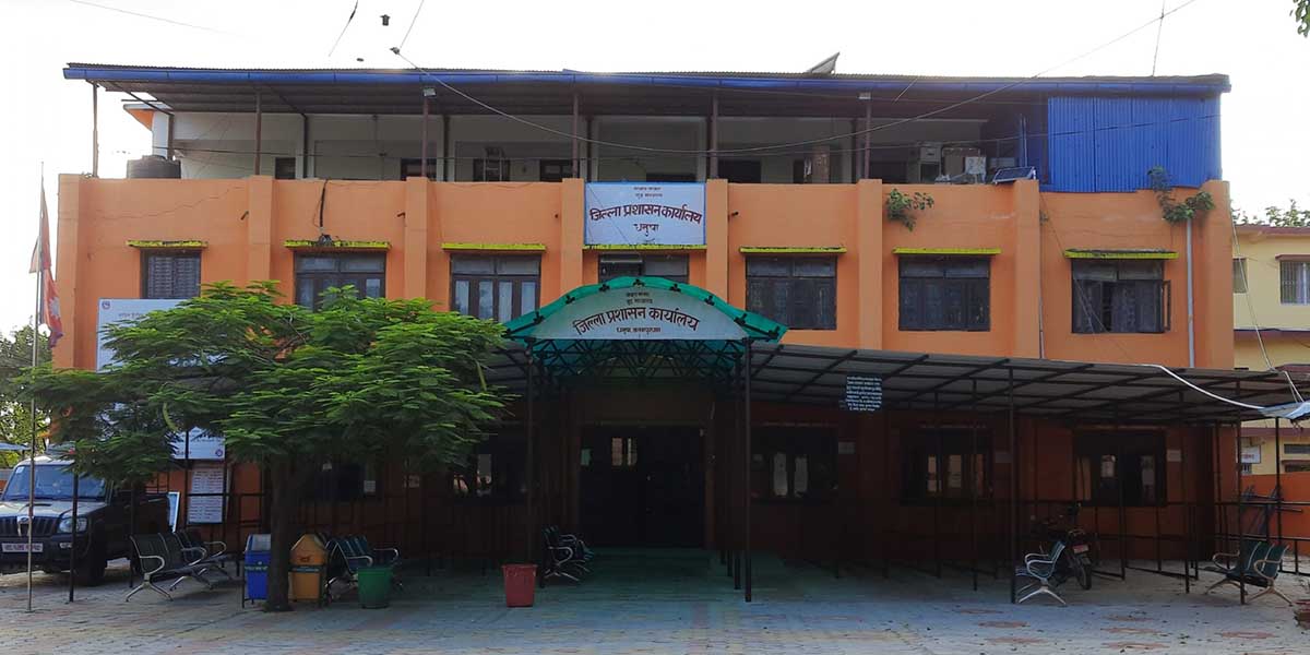 आचारसंहिताविपरीत टाँसिएका २० हजार पम्पलेट र ब्यानर हटाइयो