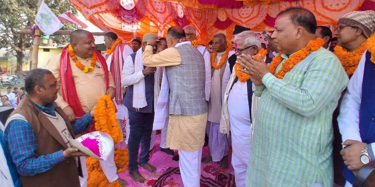 जसपा नेपलाका वरिष्ठ उपाध्यक्ष र लोसपाका महासचिव कांग्रेसमा प्रवेश