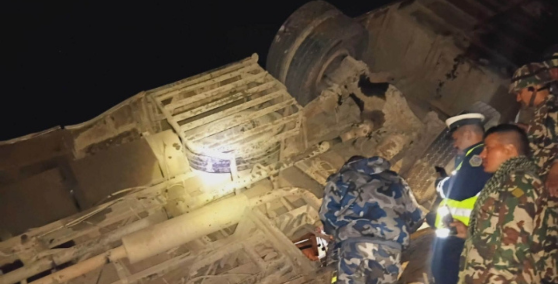 यात्रुवाहक बस धादिङमा दुर्घटना हुँदा १७ को मृत्यु, २४ घाइते