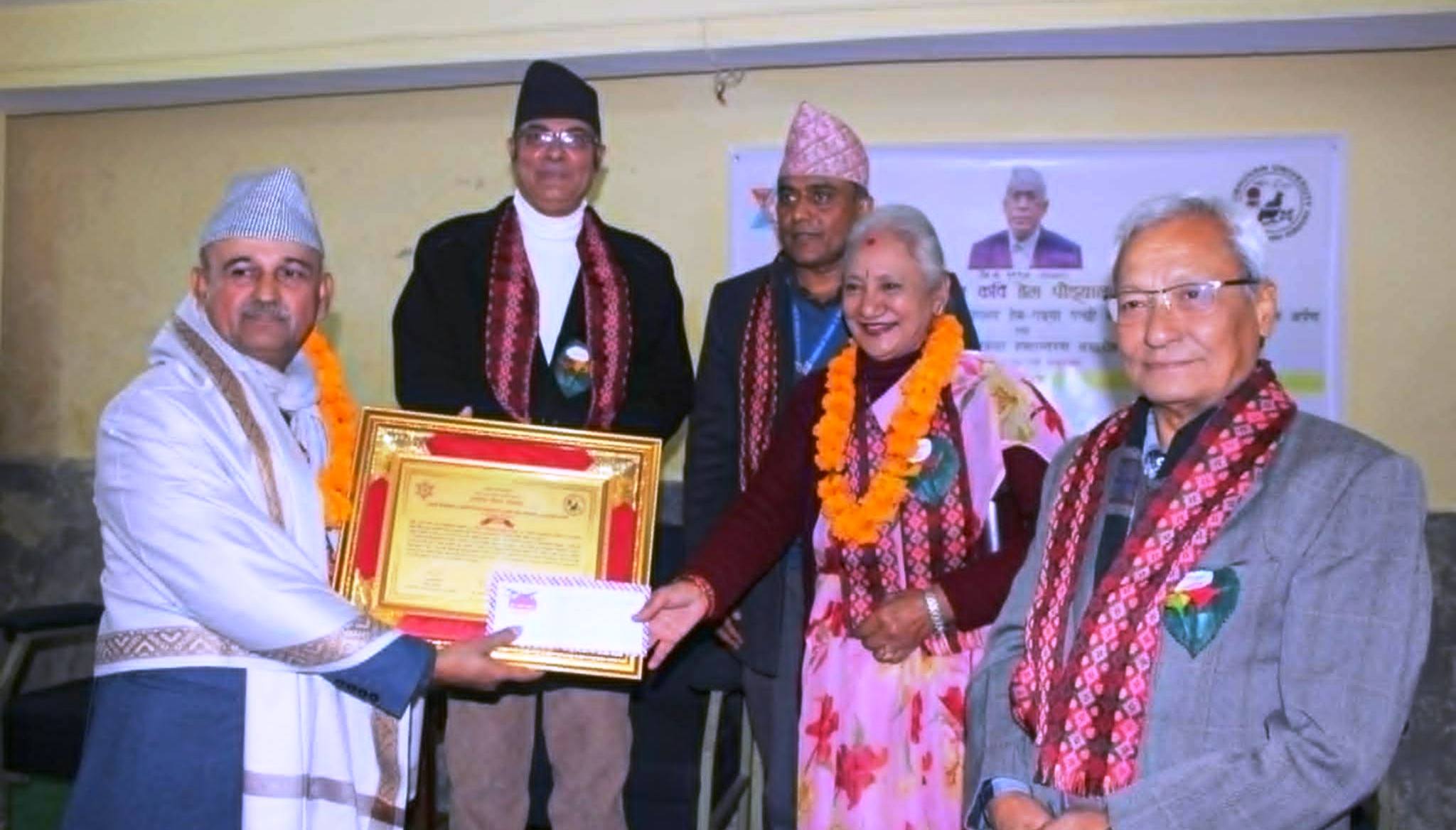 डा. हेमसागर बराललाई हेम-गंगा पन्छी अनुसन्धान तथा संरक्षण सम्मान