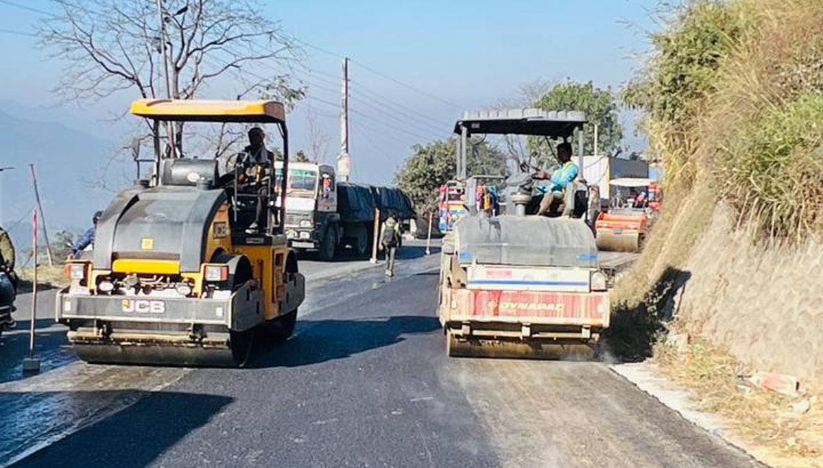 नागढुंगा-मलेखु सडक खण्डमा ११ किमी कालोपत्र