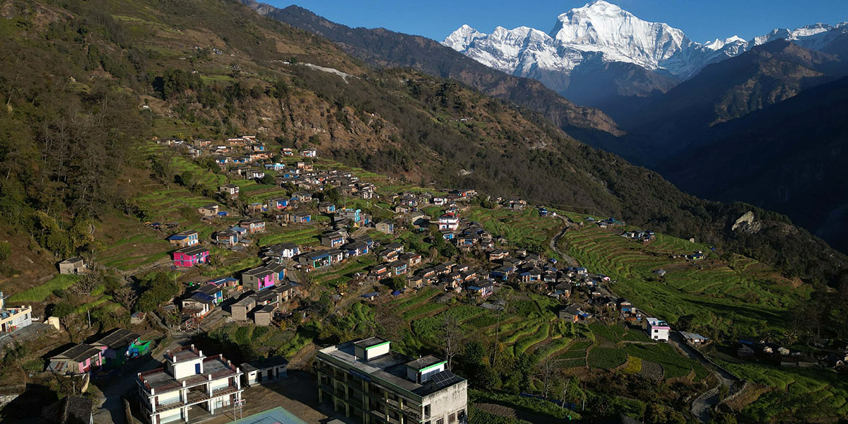 म्याग्दीको झिँगाउँ र धौलागिरि हिमाल