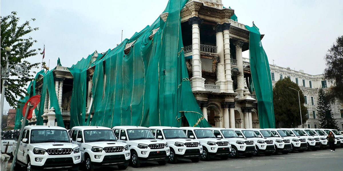 डढेको सिंहदरबार अगाडि शृंगारिका निर्वाचन सवारी