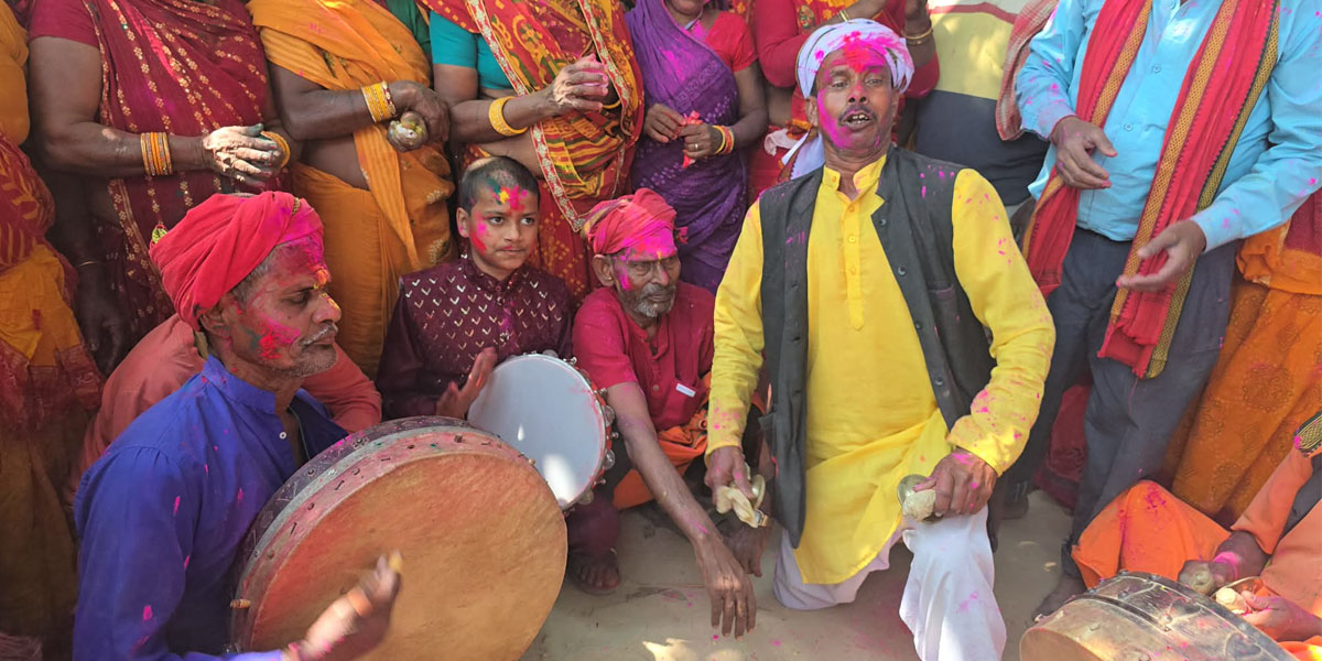 महोत्तरीको कञ्चनवनमा खेलियो होली, मिथिलामा विधिवत् सुरुवात