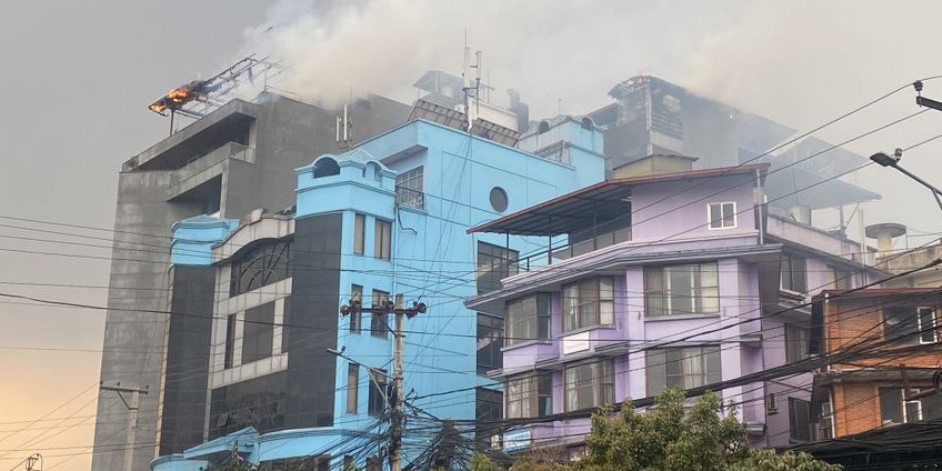 दाउरा थकालीमा आगलागी