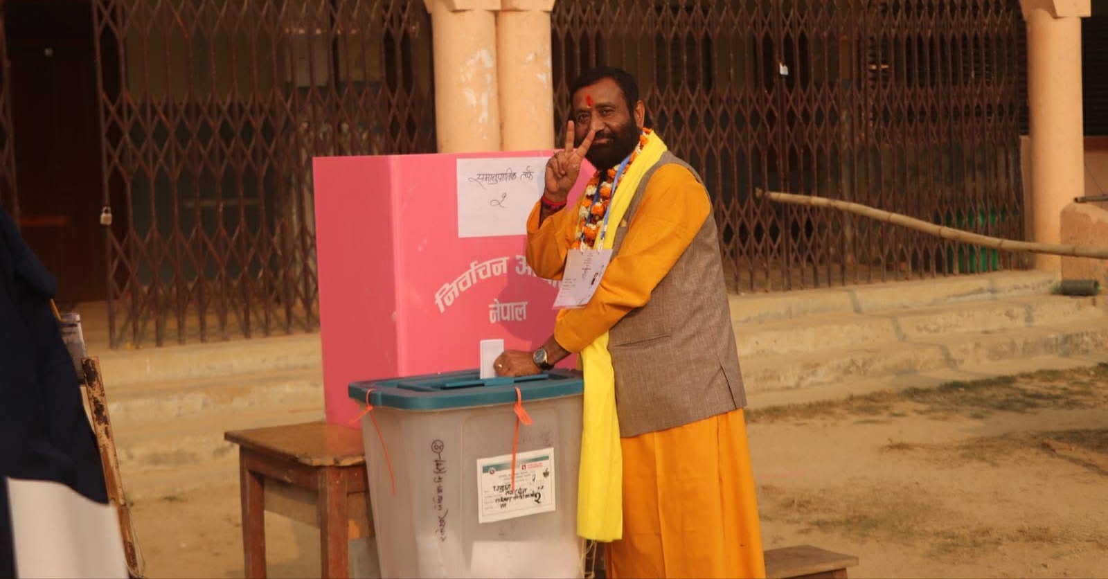 विमलेन्द्र निधिले गरे मतदान