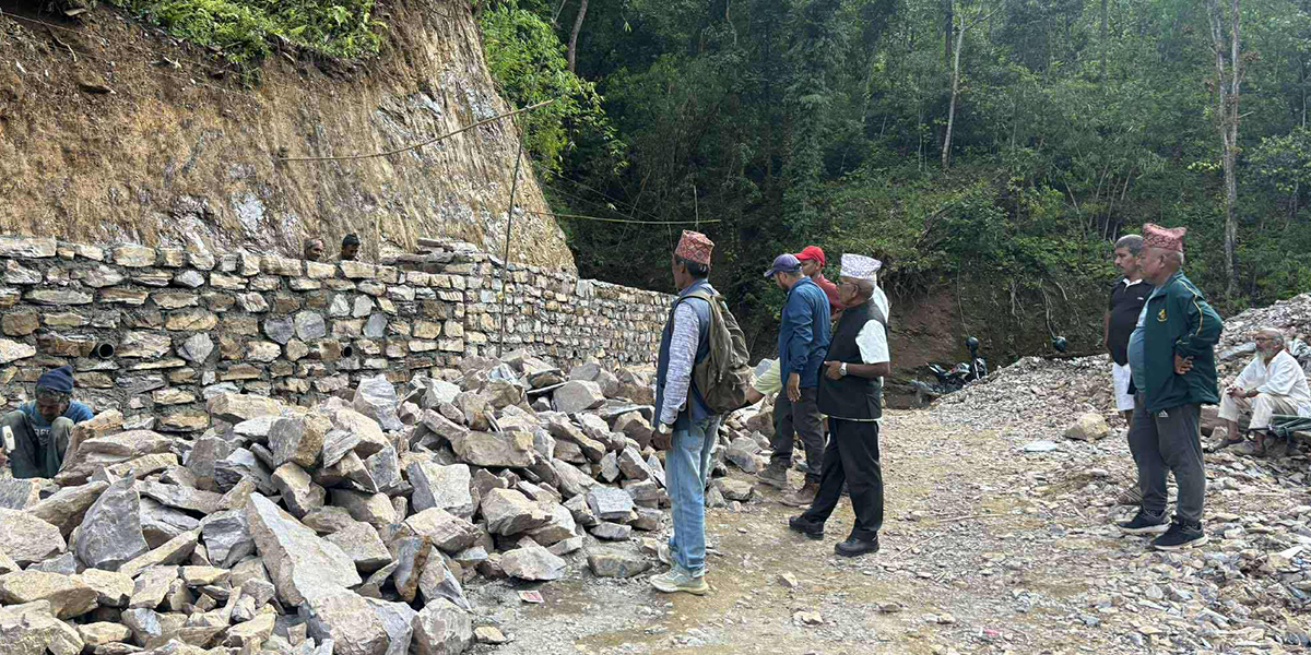 निर्माण व्यवसायीले काम गरेनन्,अधुरै रह्यो हरिचौर-मल्म-पाण्डवखानी सडक