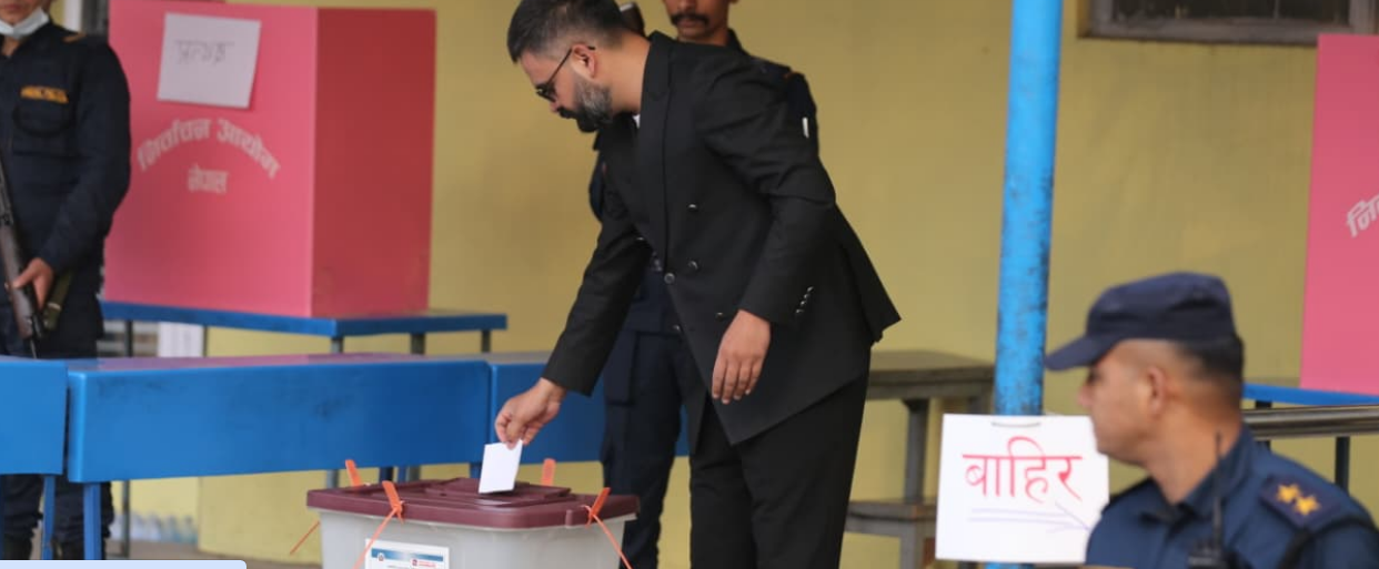 बालेन्द्रले गरे मतदान