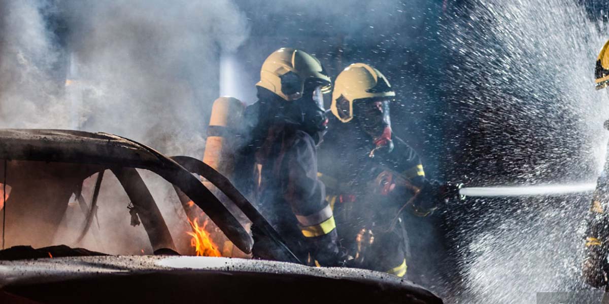 दुई स्थानमा गाडीमा आगजनी, घटनास्थलमा दुर्गा प्रसाईको पर्चा