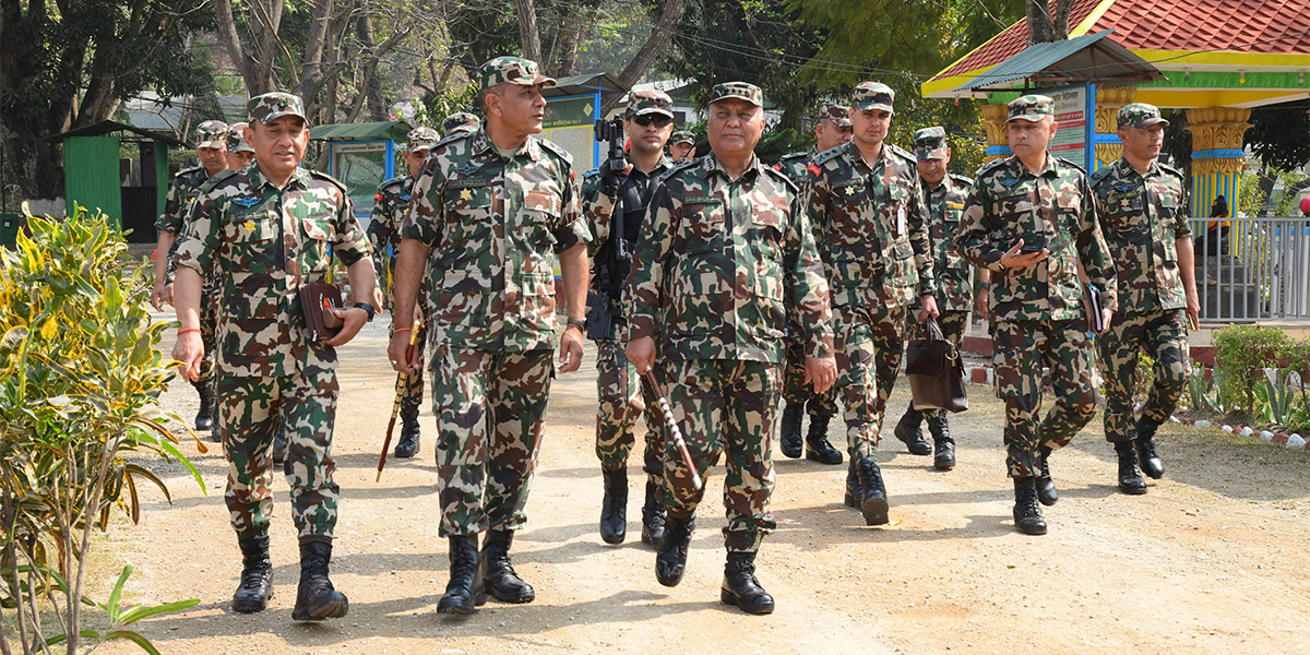 प्रधानसेनापति सिग्देलले गरे मध्यपृतना मुख्यालयको निरीक्षण