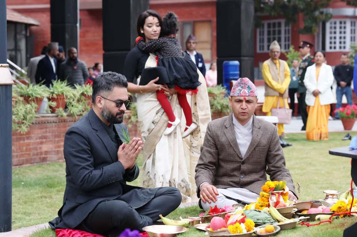 वैदिक परम्पराअनुसार पूजापाठ गरेर बालुवाटार सरे प्रधानमन्त्री बालेन