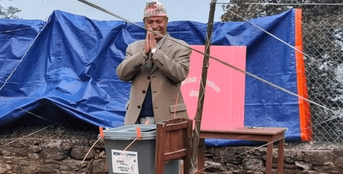साँफेबगरबाट भीम रावलले गरे मतदान